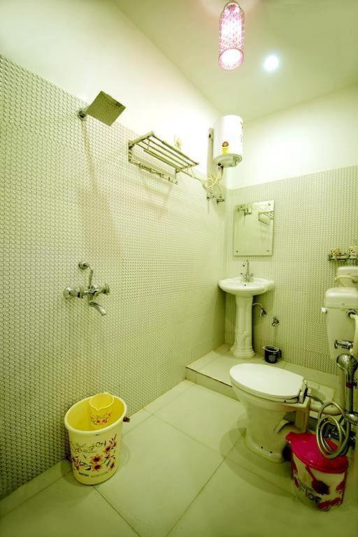 Taj Square A Luxurious Family Homestay Агра Екстер'єр фото