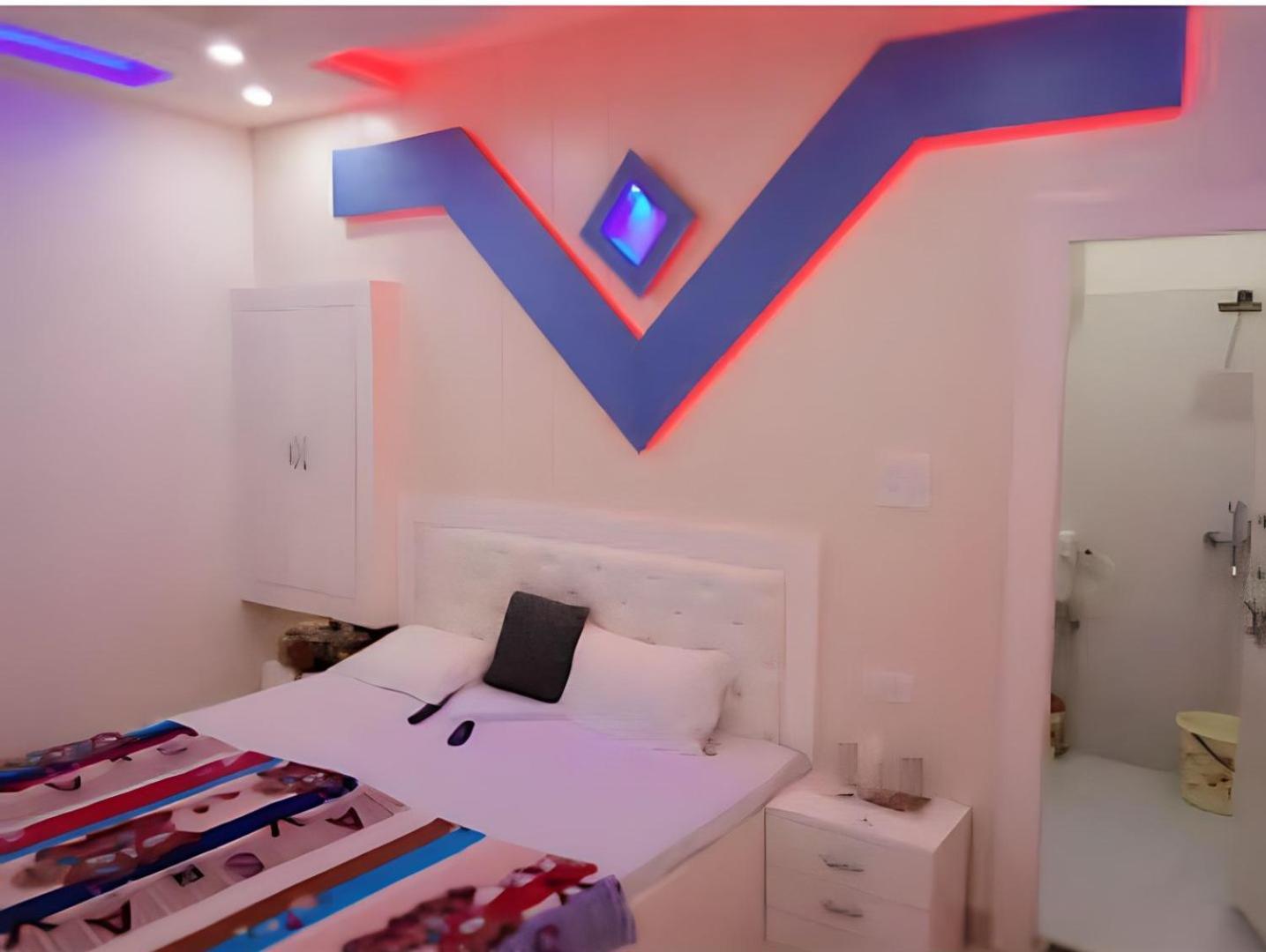 Taj Square A Luxurious Family Homestay Агра Екстер'єр фото