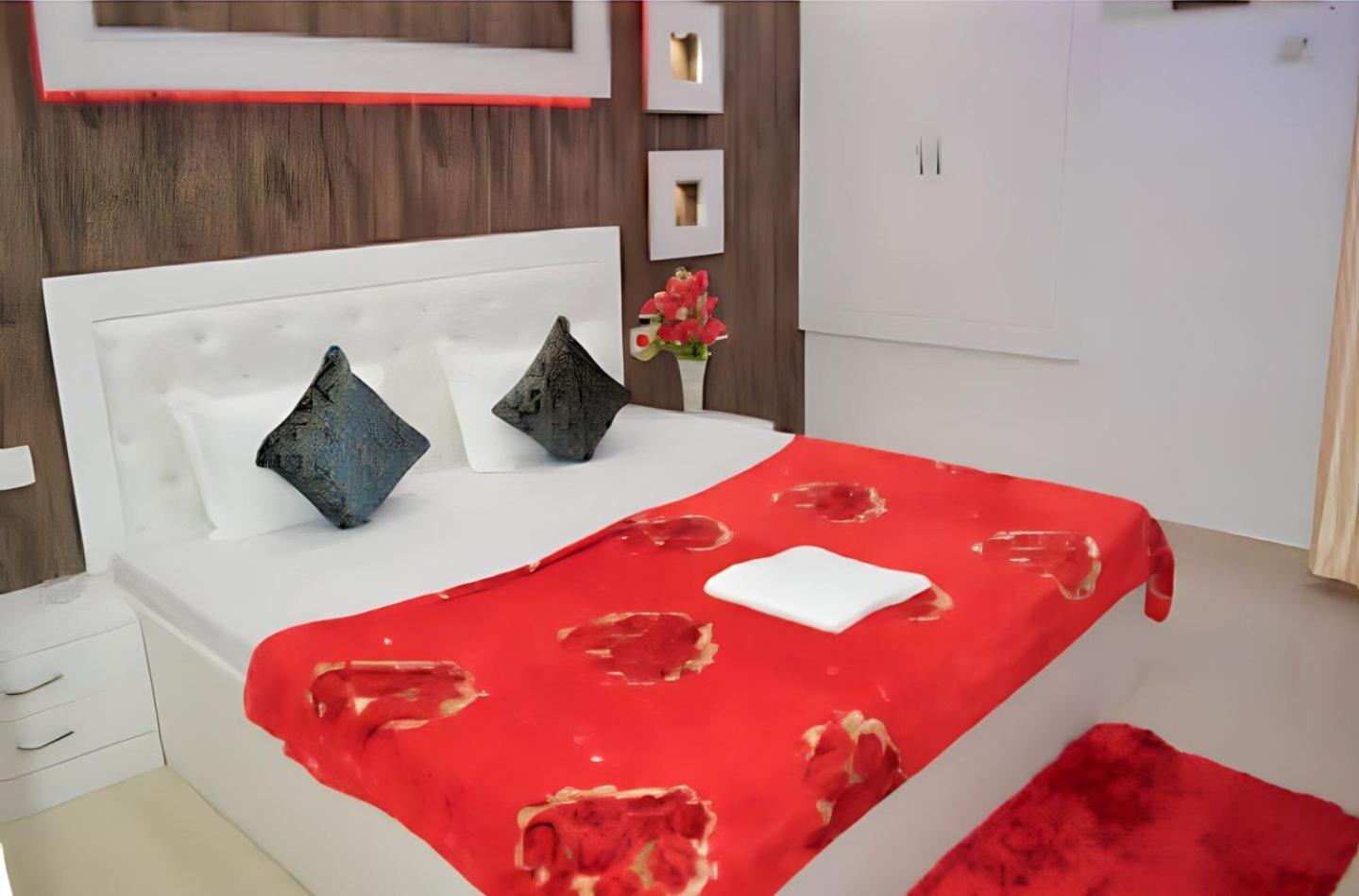 Taj Square A Luxurious Family Homestay Агра Екстер'єр фото