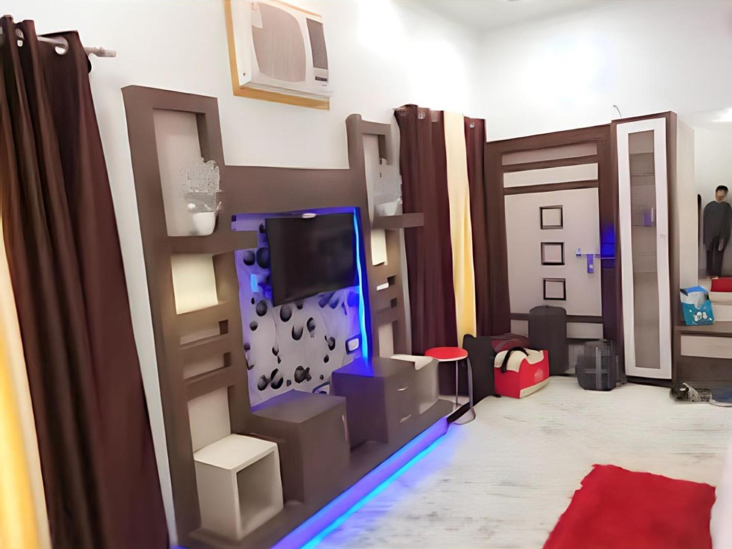 Taj Square A Luxurious Family Homestay Агра Екстер'єр фото