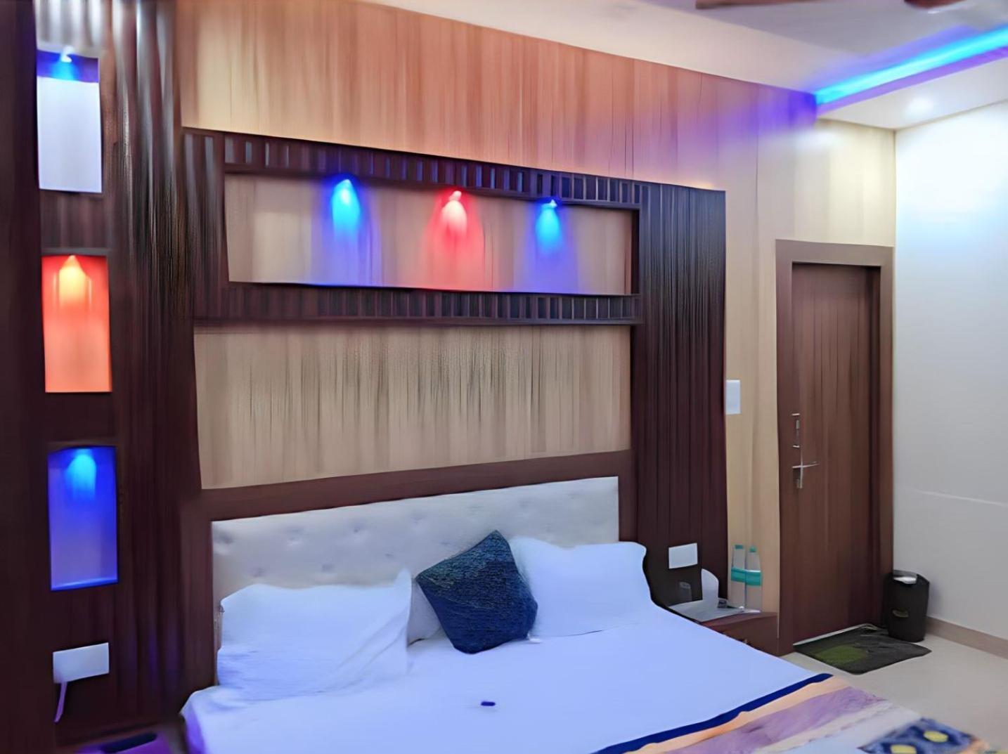 Taj Square A Luxurious Family Homestay Агра Екстер'єр фото