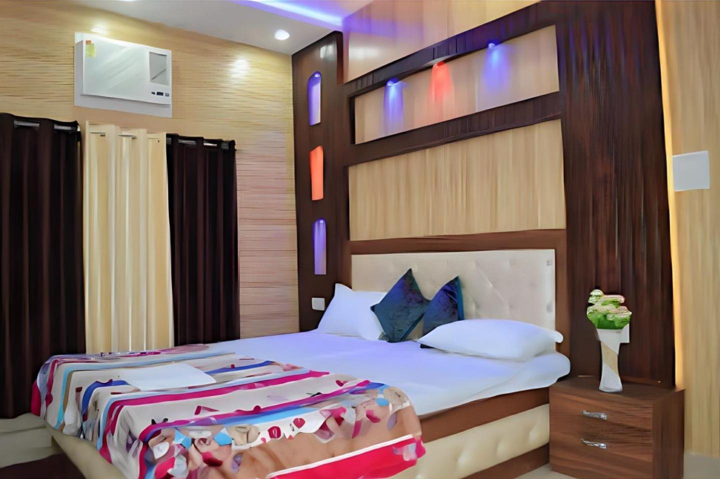 Taj Square A Luxurious Family Homestay Агра Екстер'єр фото