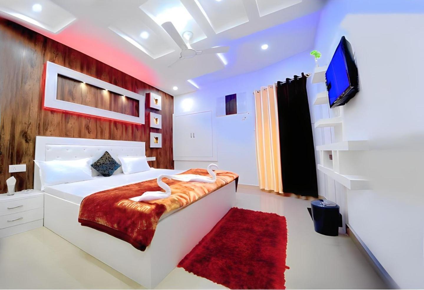 Taj Square A Luxurious Family Homestay Агра Екстер'єр фото