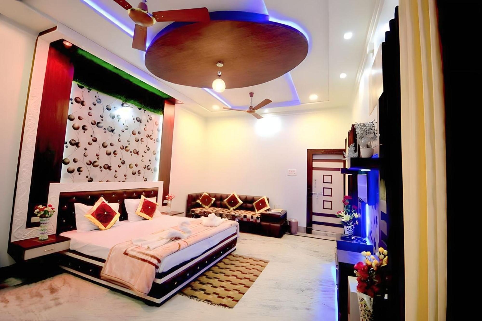 Taj Square A Luxurious Family Homestay Агра Екстер'єр фото