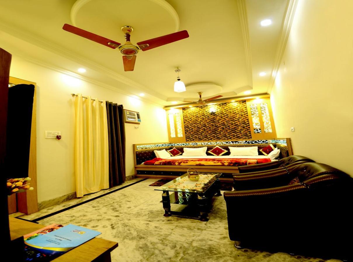 Taj Square A Luxurious Family Homestay Агра Екстер'єр фото