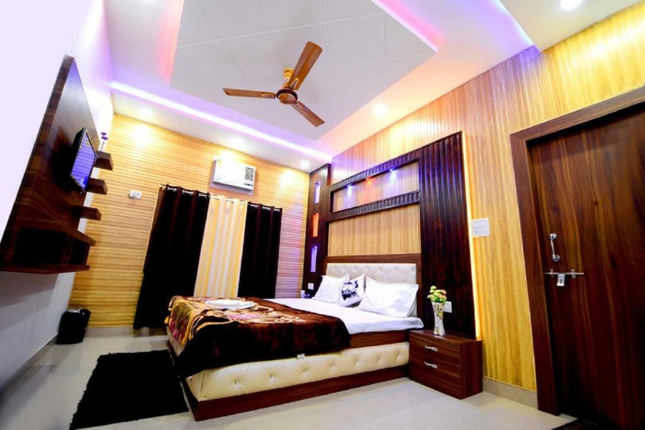 Taj Square A Luxurious Family Homestay Агра Екстер'єр фото